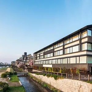 Solaria Nishitetsu Premier Giappone